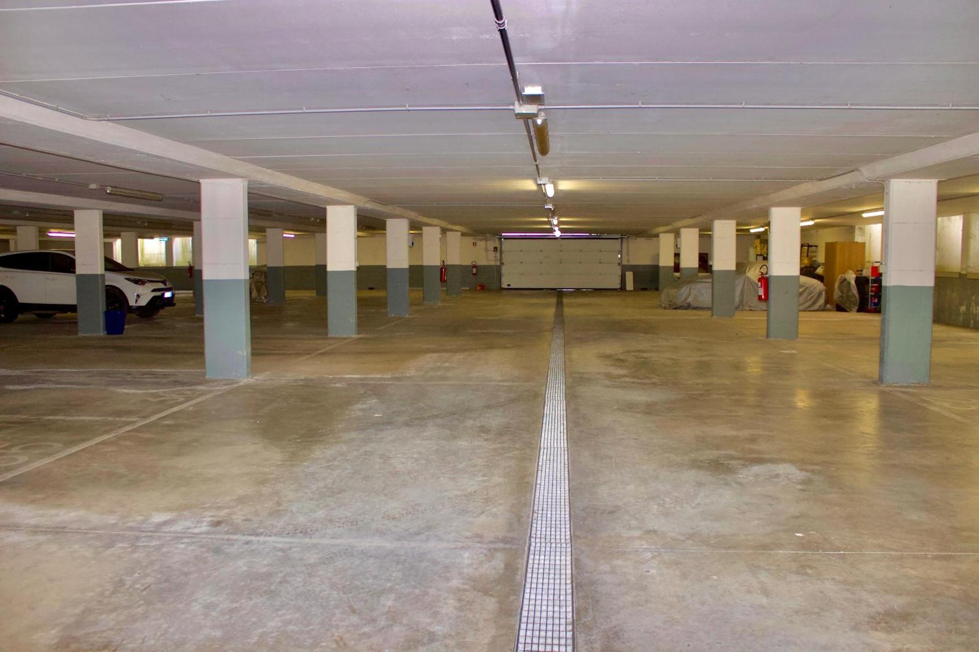 דסנזאנו דל גארדה Wendy Apartment- Twobedroom & Pool & Parkprivatefree & Sports מראה חיצוני תמונה