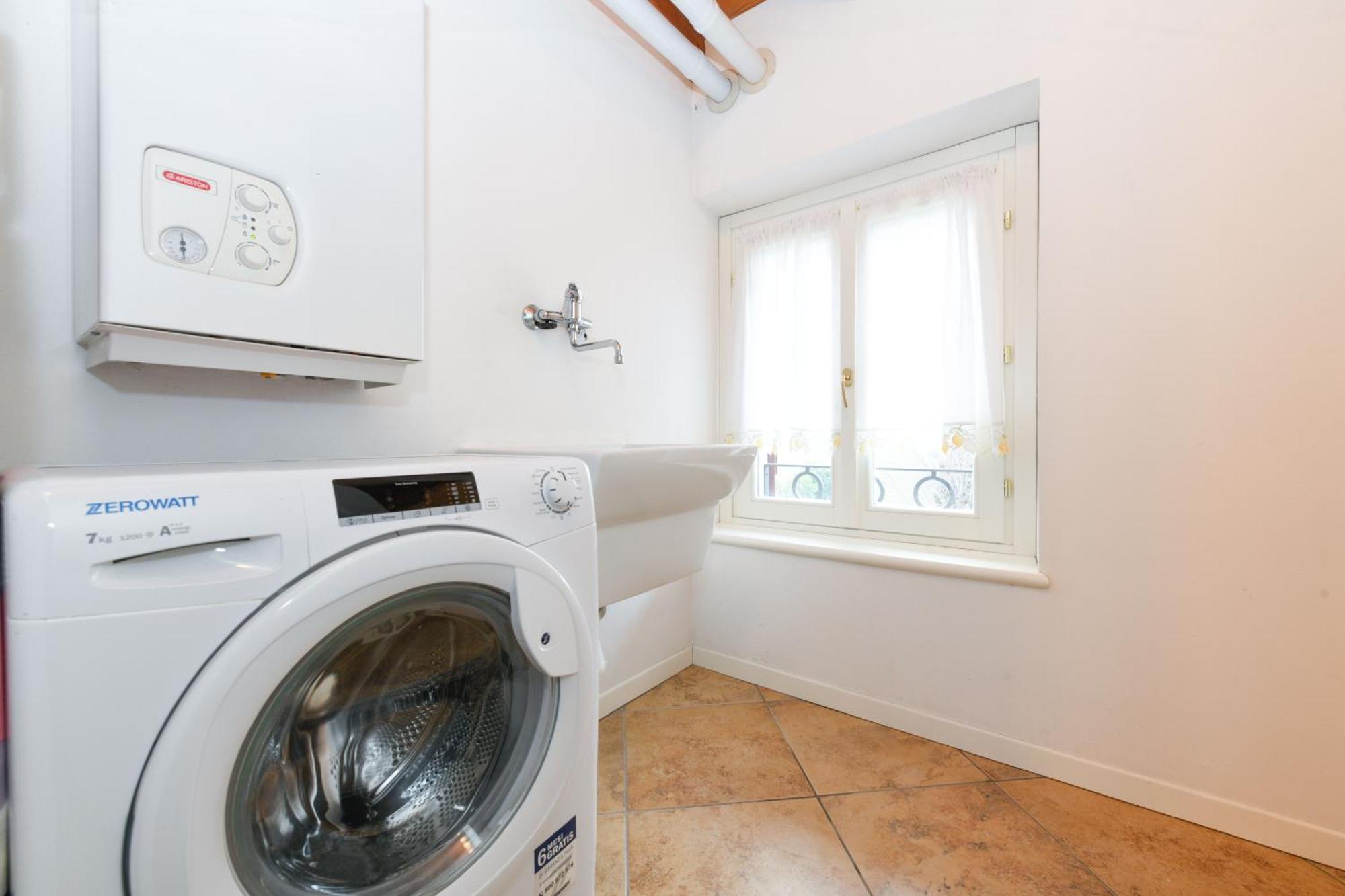 דסנזאנו דל גארדה Wendy Apartment- Twobedroom & Pool & Parkprivatefree & Sports מראה חיצוני תמונה