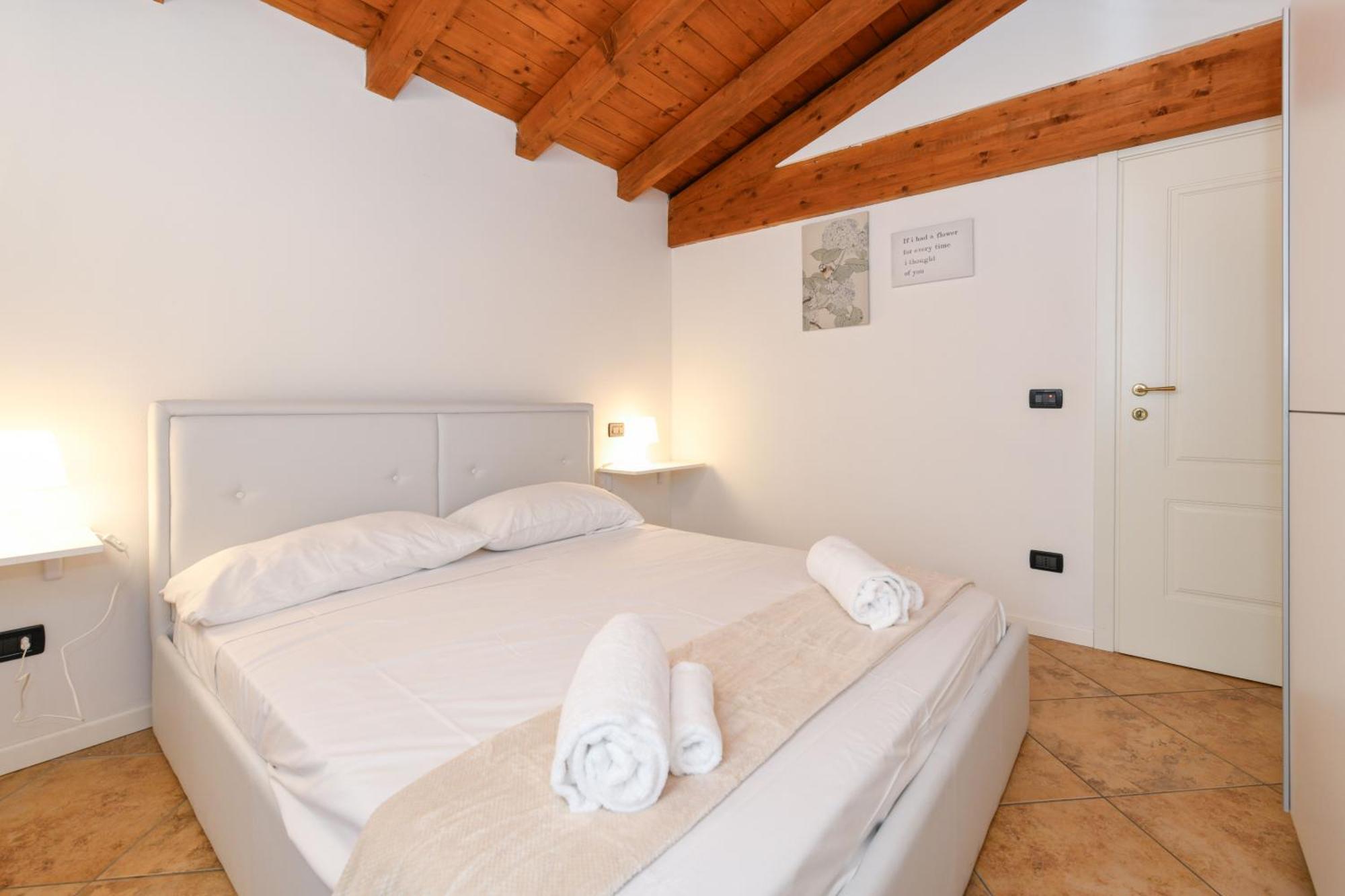 דסנזאנו דל גארדה Wendy Apartment- Twobedroom & Pool & Parkprivatefree & Sports מראה חיצוני תמונה