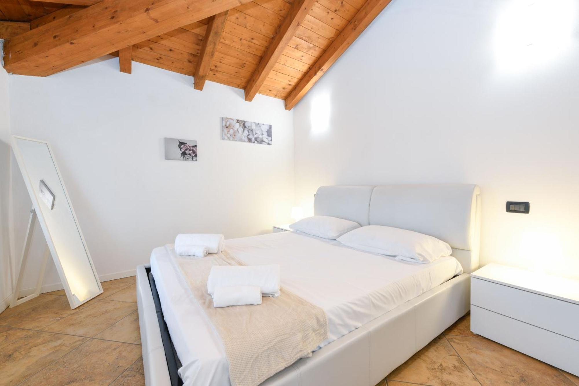 דסנזאנו דל גארדה Wendy Apartment- Twobedroom & Pool & Parkprivatefree & Sports מראה חיצוני תמונה