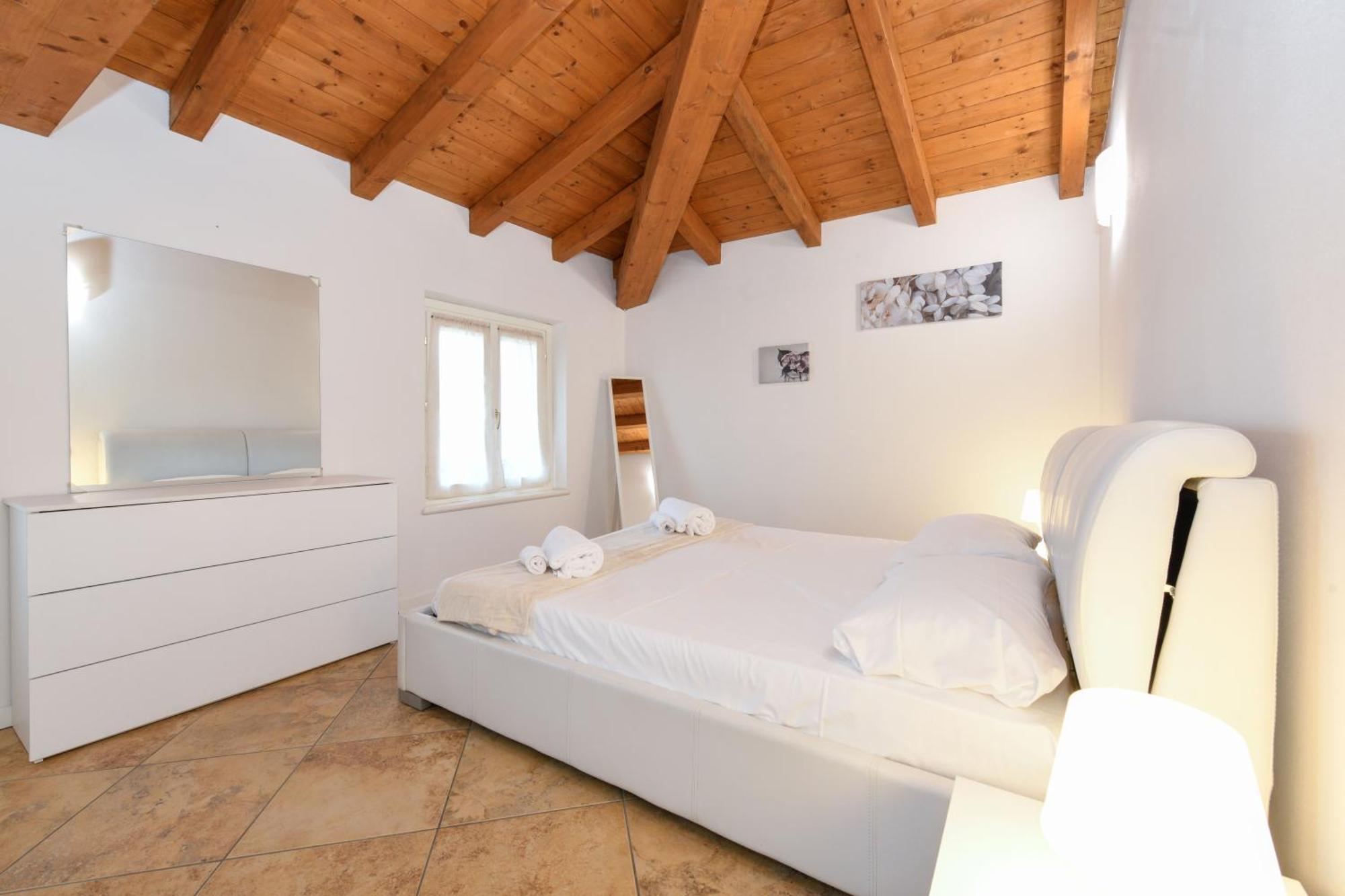 דסנזאנו דל גארדה Wendy Apartment- Twobedroom & Pool & Parkprivatefree & Sports מראה חיצוני תמונה